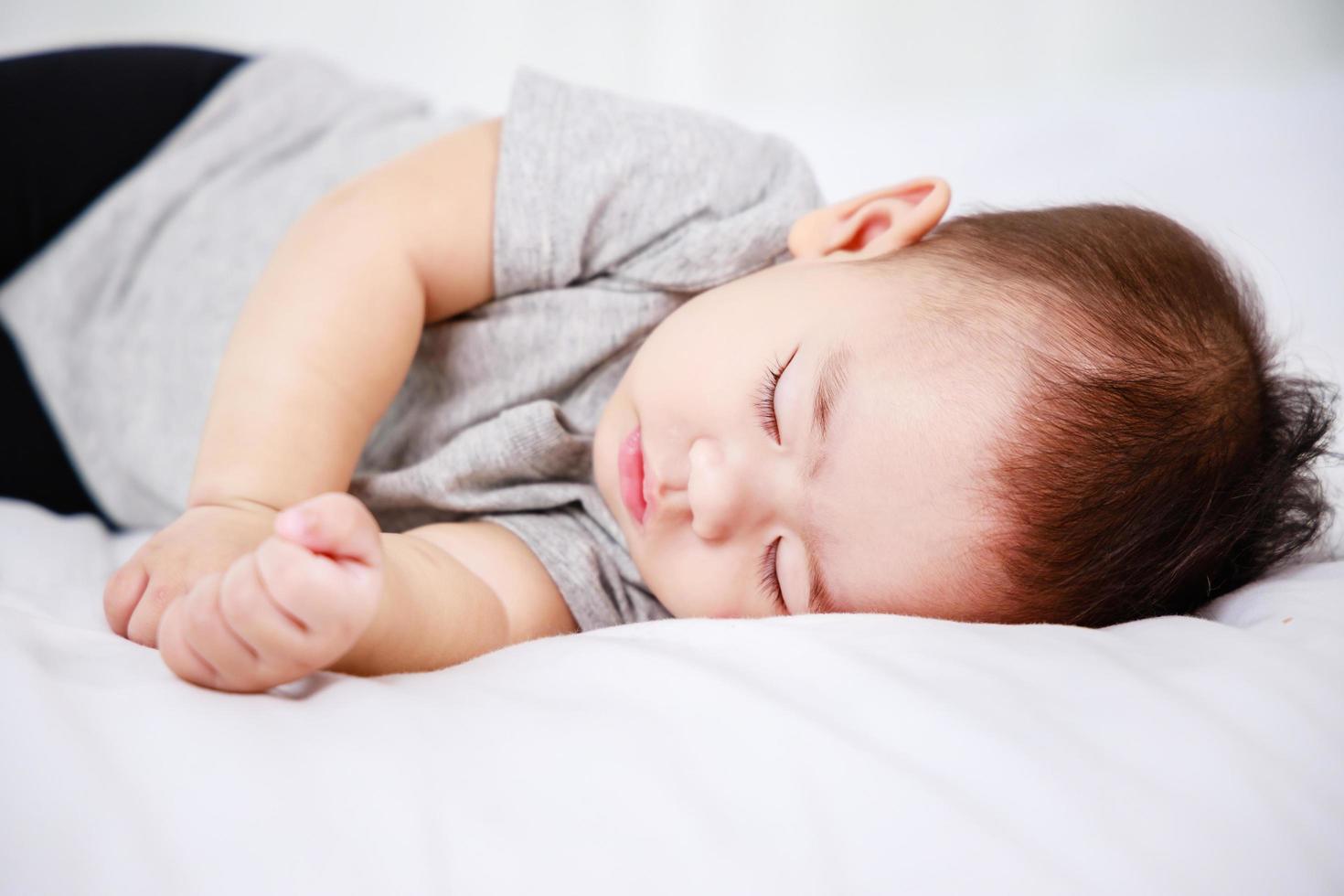 The Perfect Baby Nap Schedule by Age (Sleep More, Cry Less)